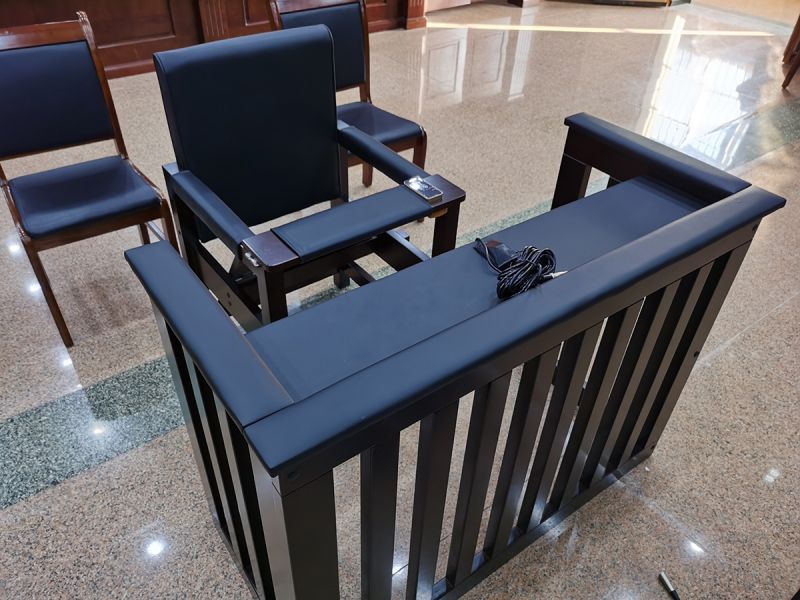 怎样防止铁质审讯椅生锈？